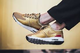 Fkstories Τα 4 trends του χειμώνα για τα γυναικεία sneakers, Δοκιμάστε τα! Fk Stories  Sneakers retro outfit gliter 