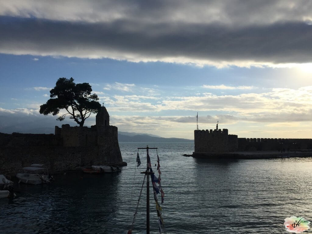 Fkstories Η Ναύπακτος Είναι Όμορφη και το Φθινόπωρο Fk Stories  ΝΑΥΠΑΚΤΟΣ ΝΑΥΜΑΧΙΑ ΝΑΥΠΑΚΤΟΥ ΘΕΡΒΑΝΤΕΣ ΑΙΤΩΛΟΚΑΡΝΑΝΙΑ 