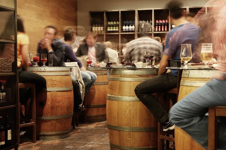 Fkstories Όταν Η Νύχτα Ξυπνάει Ιστορίες Του Μπάρ Και Της Νύχτας ΜΠΑΡΜΑΝ ΜΠΑΡ ΑΛΚΟΟΛ WHITE HORSE VESPER DRY MARTINI STORIES JAMES BOND BAR Fkstories Όταν Η Νύχτα Ξυπνάει Ιστορίες Του Μπάρ Και Της Νύχτας ΜΠΑΡΜΑΝ ΜΠΑΡ ΑΛΚΟΟΛ WHITE HORSE VESPER DRY MARTINI STORIES JAMES BOND BAR